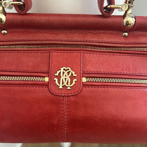 Roberto Cavalli Vibrant Red Shoulder Bag with Glossy Finish and Gold Hardware - Picture 2 of 9